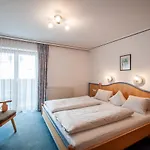 Fruehstueckspension Tannenhof 3*