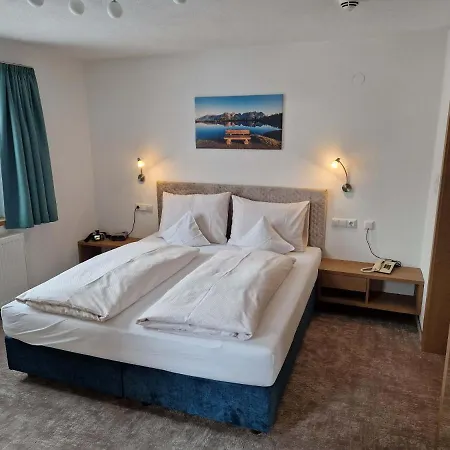 Pensjonat Fruehstueckspension Tannenhof 3*