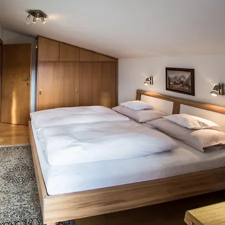 Konukevi Fruehstueckspension Tannenhof Kirchberg in Tirol